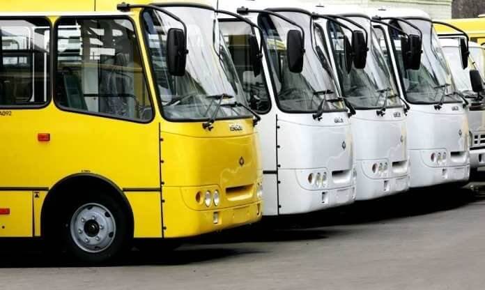 Утилізація відходів в Києві 6 avtobusy 696x416 1